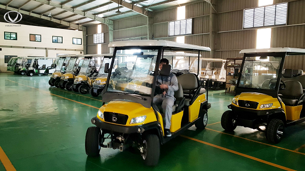 Tham quan nhà máy sản xuất, lắp ráp xe điện bốn bánh đầu tiên tại Việt Nam