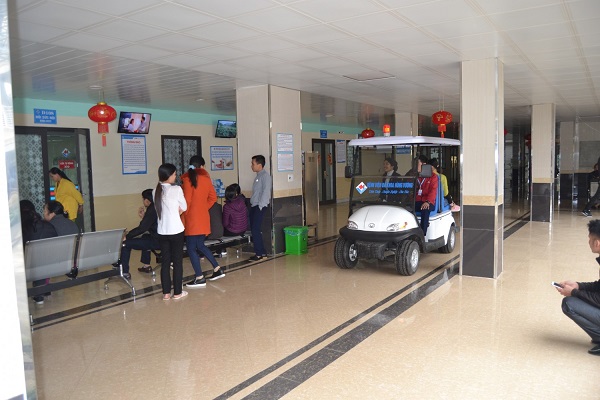 Xe ô tô điện và vai trò quan trọng trong công tác khám chữa bệnh