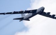 B-52 Mỹ lần đầu cất cánh cùng tên lửa siêu vượt âm