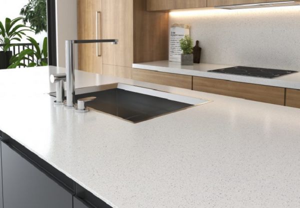 Đá nhân tạo hợp với người mệnh Kim có màu gì?