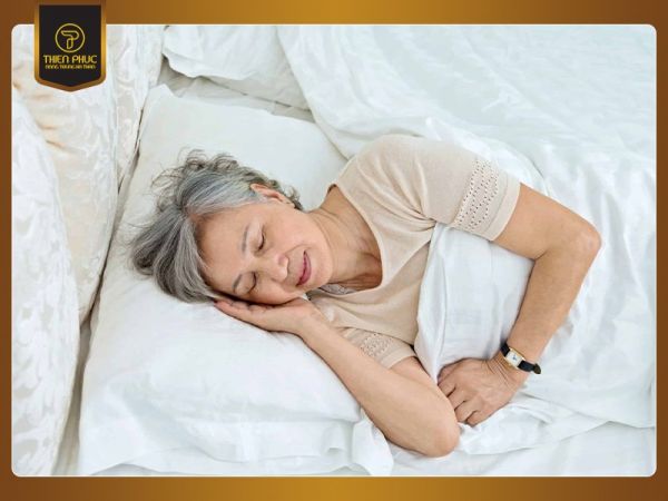 Làm thế nào để cải thiện tình trạng lo âu, khó ngủ, mệt mỏi ở người già